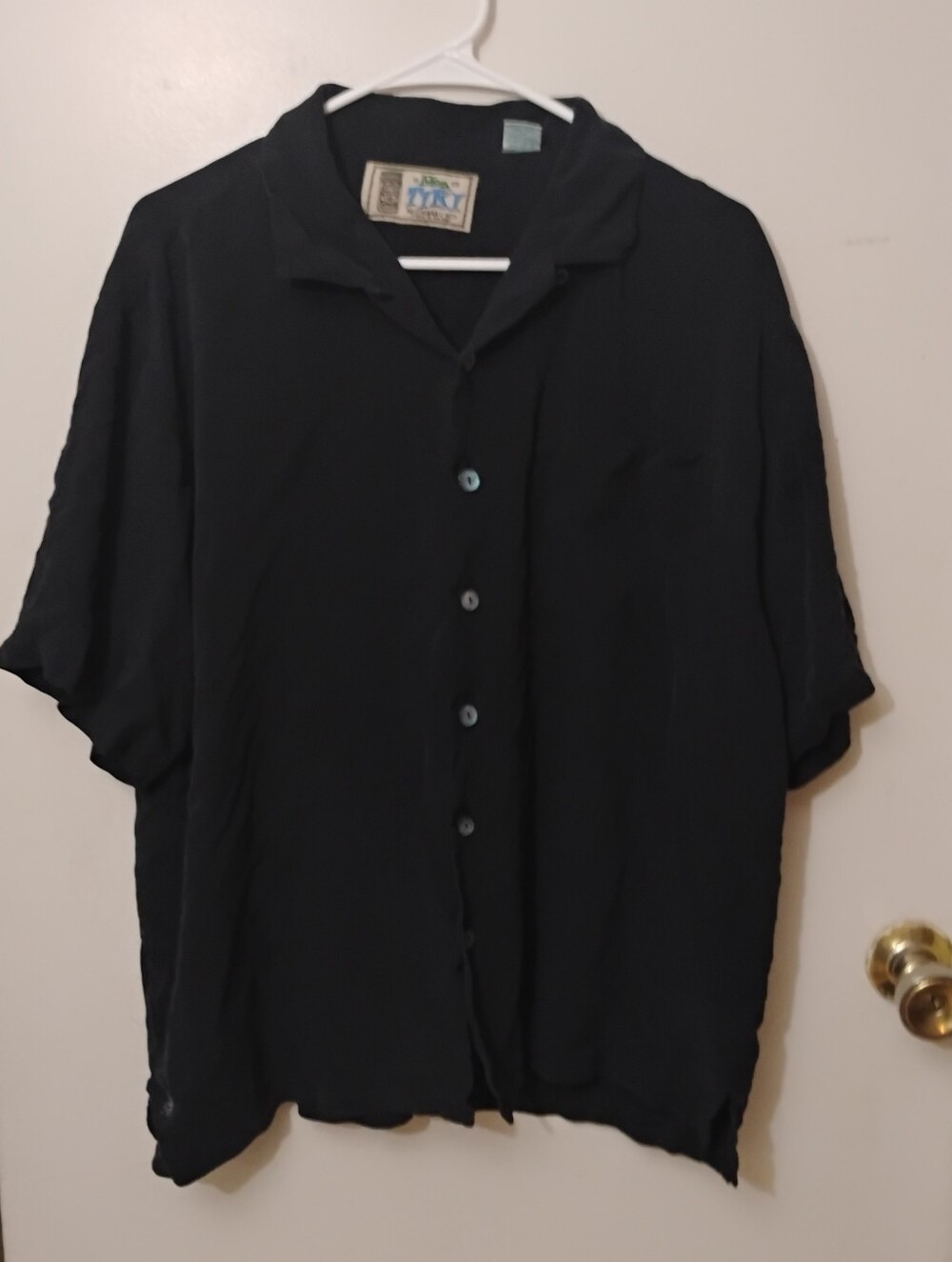 Relaxed Black Short-Sleeve Button-Down Shirt - Casual Men's Shirt